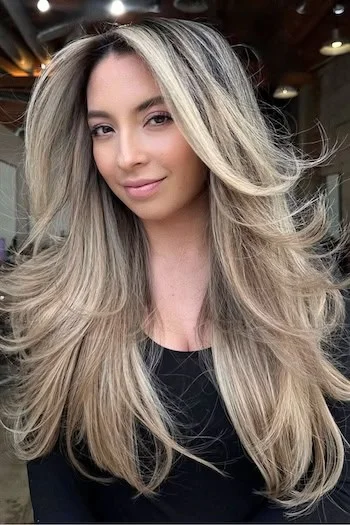 Dimensional Blonde Layers with Luxurious Fullness