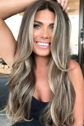 Sandy Bronde Layers with Sunlit Waves