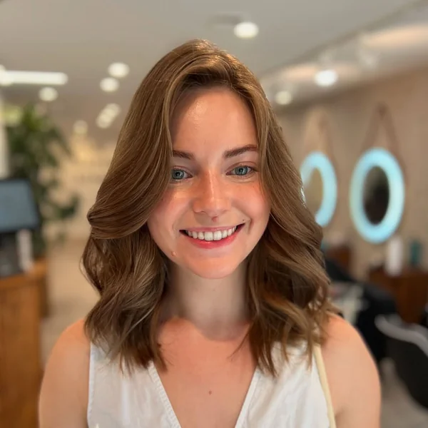 Voluminous Copper Lob with Soft Invisible Layers