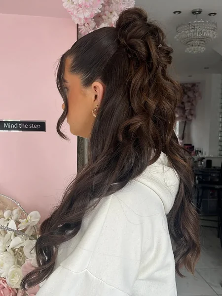 Sleek Voluminous Half-Up Pony with Polished Waves