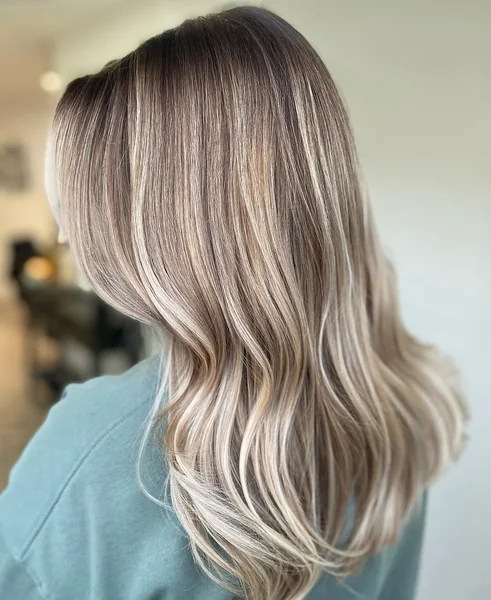Smoky Beige Medium Cut with Glossy, Polished Waves