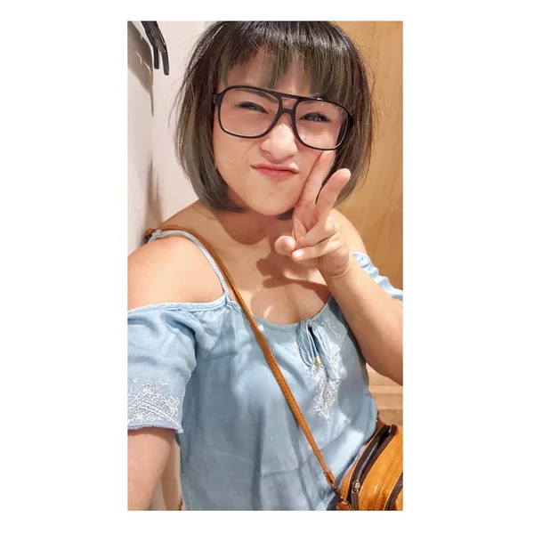 Smoky Blue Chin Bob with Straight Low-Effort Bangs