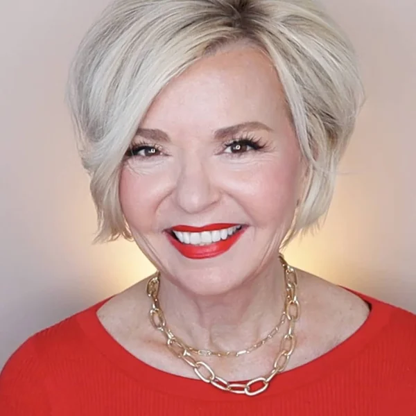 Chic Platinum Blonde Pixie-Bob