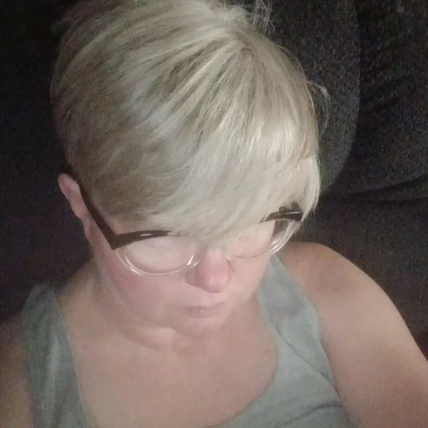 pixie bob haircut undercut