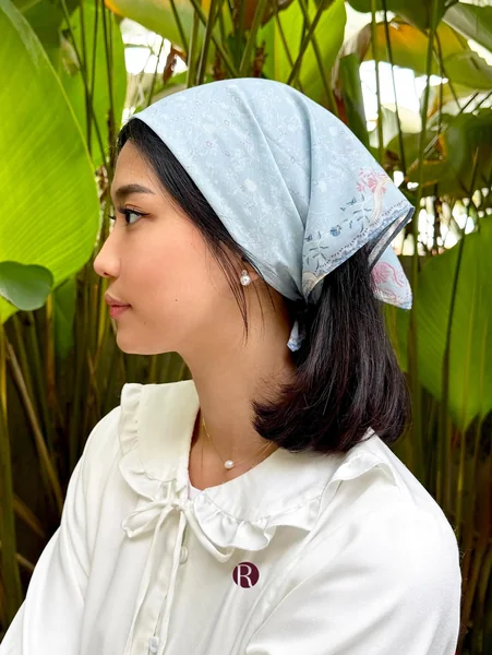 Blue Floral on Short Hair