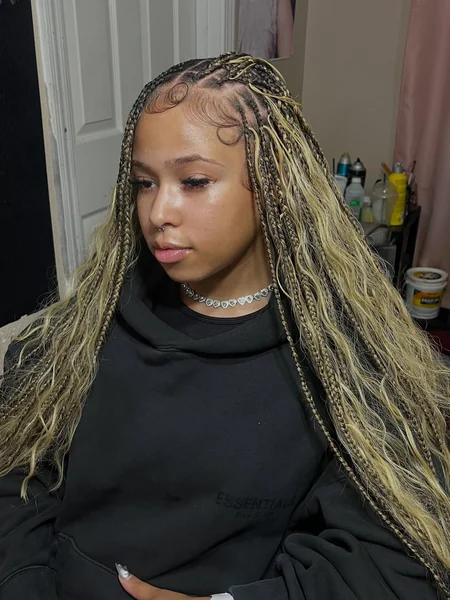 Black to Blonde Knotless Braids with Color