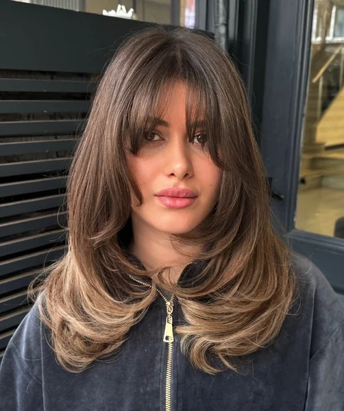 Wavy Curtain Bangs Side Part