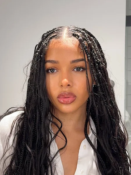 Close-Up Knotless Box Braids Detail