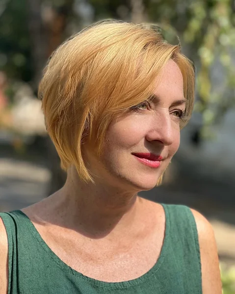 Pixie Bob with Side Bangs