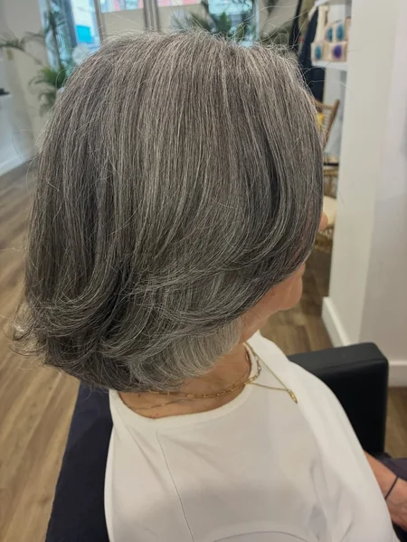 Voluminous Layered Bob with Face-Framing Pieces