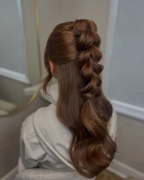 Loose Bubble Braid with Curled Ends