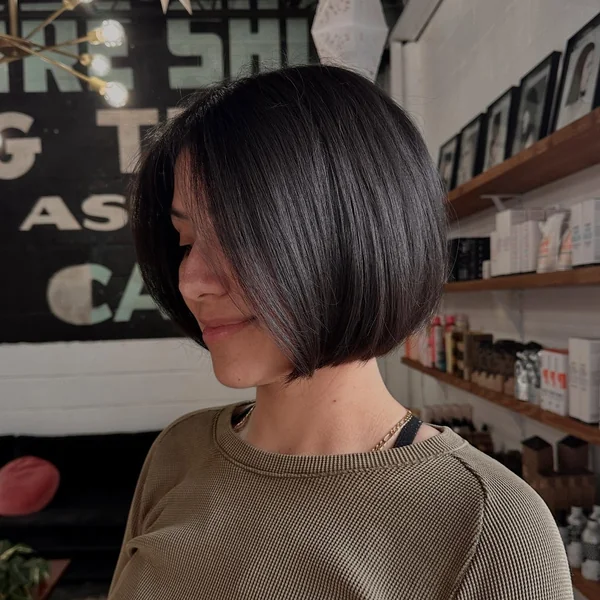 Blunt Rounded Bob for Round Faces