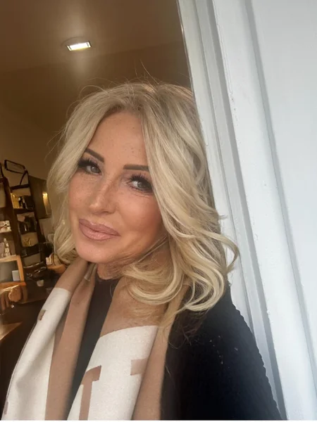 Soft Layers with Loose Curls