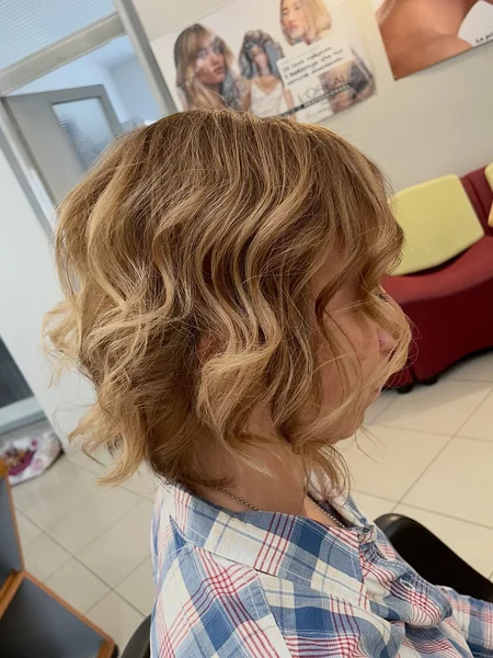Beach Wave Medium Bob