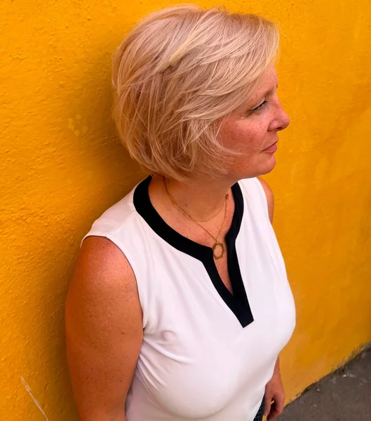 Rounded Layered Bob in Soft Blonde