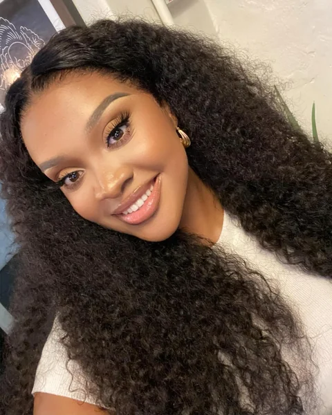 Cute Curly Wig Hairstyle for Black Women