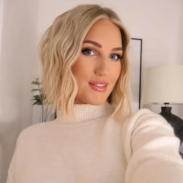 Platinum Wavy Bob Selfie