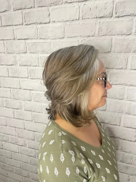 Layered Cut with Warm Highlights