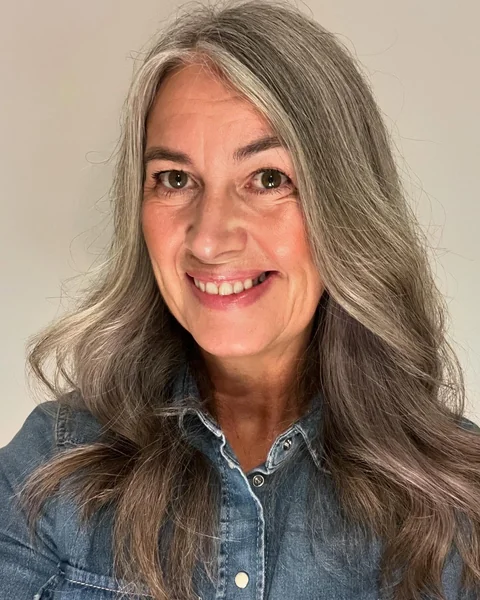 Long Wavy Gray-Brown Hairstyle, Natural Texture