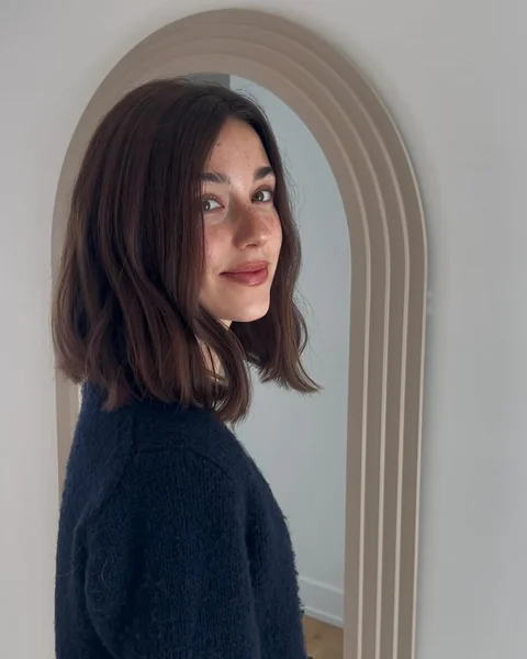 Wavy Layered Bob for Thick Wavy Hair