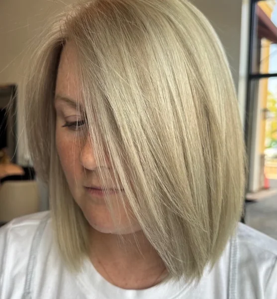 Blonde Angled Bob, Face-Framing