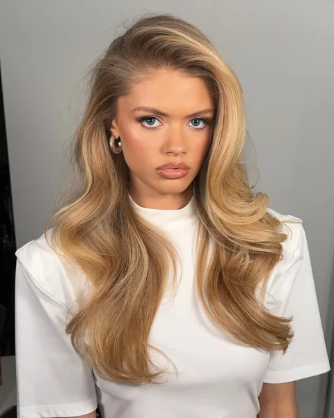 Cute Voluminous Wavy Hairstyle