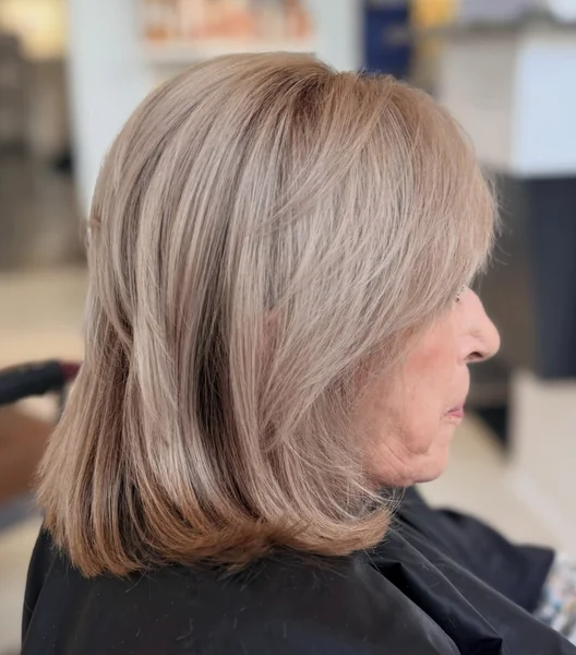 Long Layered Bob with Subtle Highlights
