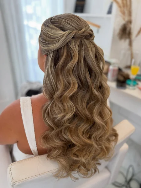 Half-Up Twisted Waves
