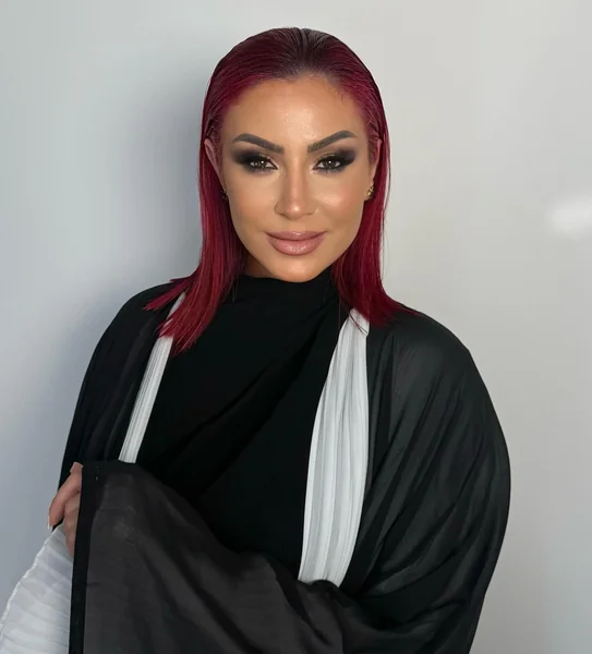 Sleek Wet-Look Red Hair