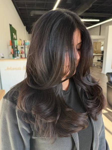 Brunette Haircut with U-Shaped Layering