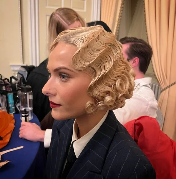 Old Fashioned Finger Wave Bob