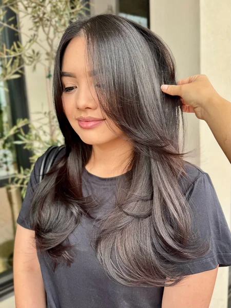 Face-Framing Swoop for Straight Hair