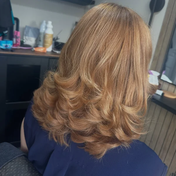 Mid Length Flipped Blow Dry