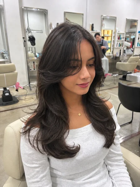 Haircut Inspo: Natural Face-Framing Layers
