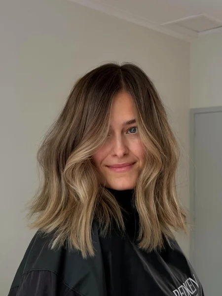 Wavy Balayage Lob with Curl