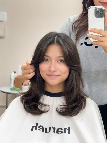 Wavy Layered Mid-Length Cut