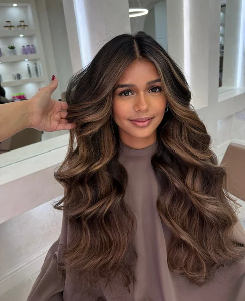 Bouncy Voluminous Blow Dry