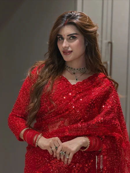 Wavy Open Hair for Saree Look