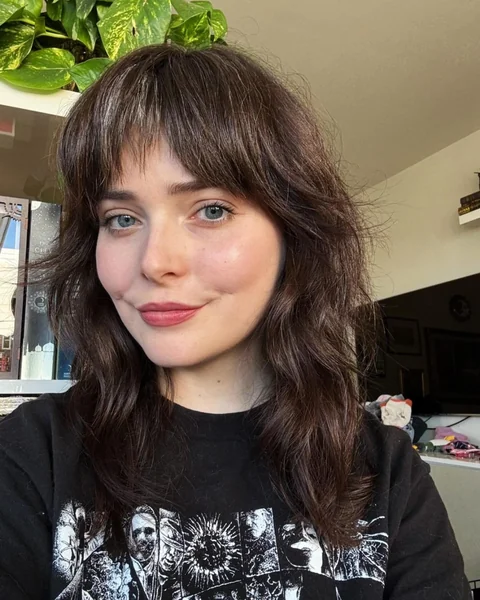 Medium Wavy Octopus Shag with Bangs