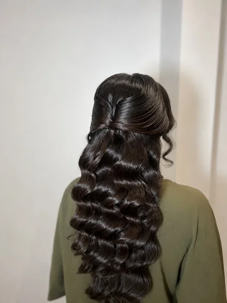 Deep Wet-Set Finger Waves