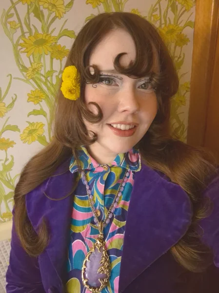Retro Curled Bangs with Ringlets