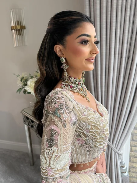 Half-Up Ponytail Waves for Indian Reception