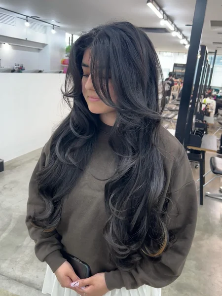 Long Wavy Blow Dry Look