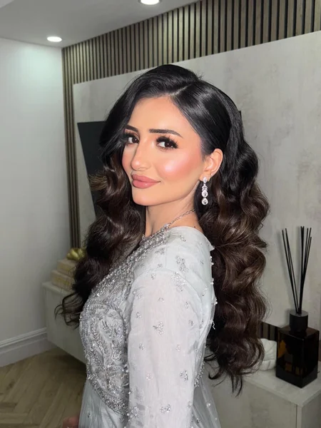 Front-View Curly Waves for Reception