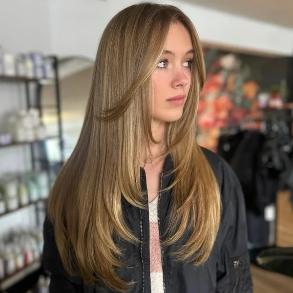 Straight Hair Face-Framing Layers