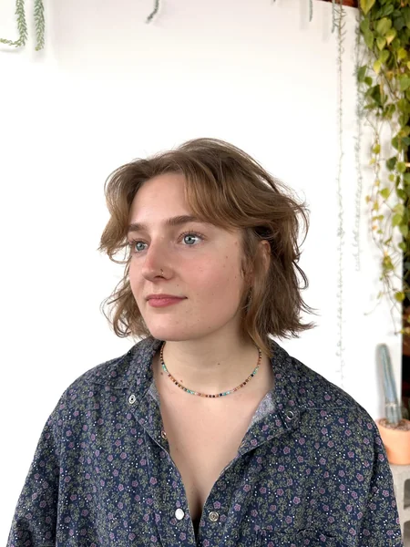 Short Wavy Bob for Round Faces
