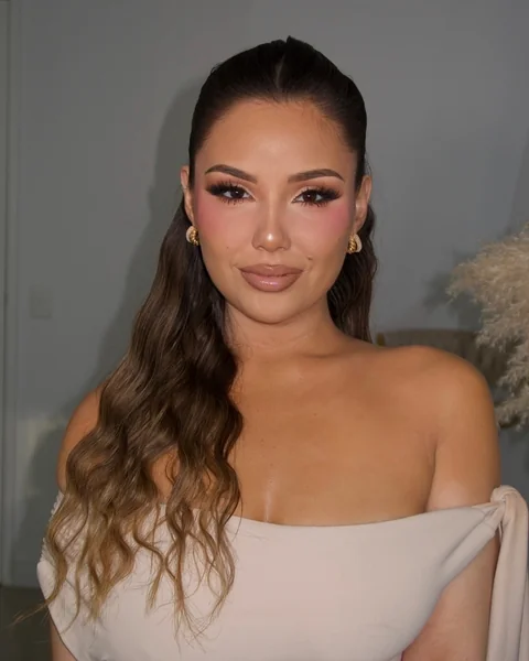 Glossy Wet-Look Half-Up Style