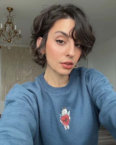 Short Wavy Pixie Bob