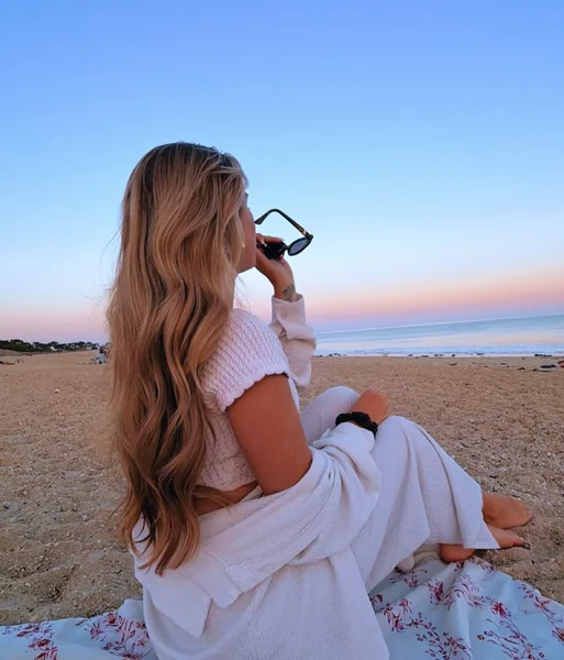 Long Waves At The Beach