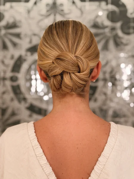 Centered Knot Bun